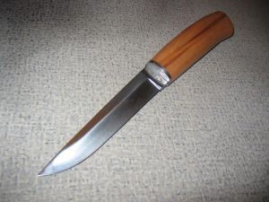 нож2
