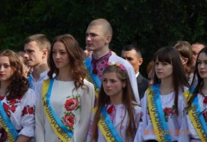 випускники