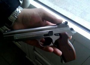 pistolet-likarnja