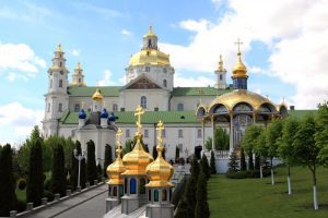 3593_800x600_pochaev-lavra