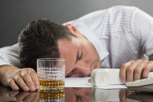 alkogol-na-rabochem-meste