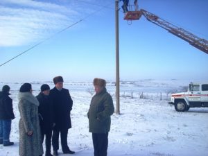 Апостол при свічці