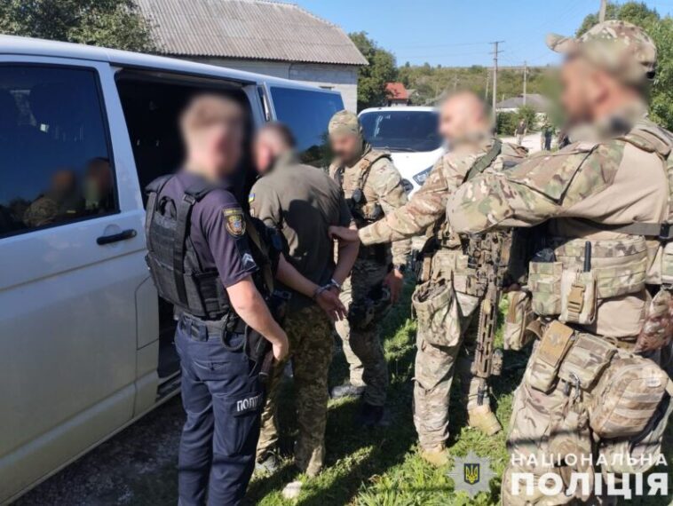 На Тернопільщині чоловік з автоматом стріляв у людей