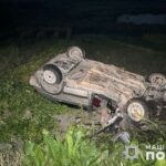 На Тернопільщині водій на Volkswagen з’їхав у кювет: авто перекинулося