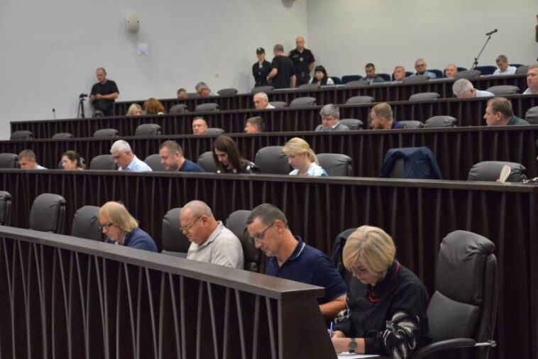 Під час сесії розглянули заяви Головка Михайла