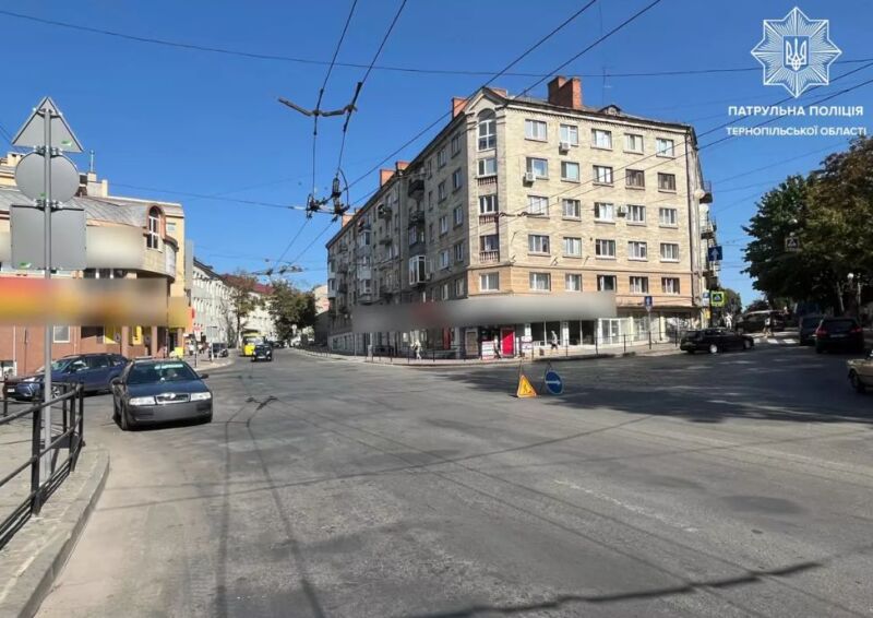 На Шептицького перекрили рух транспорту
