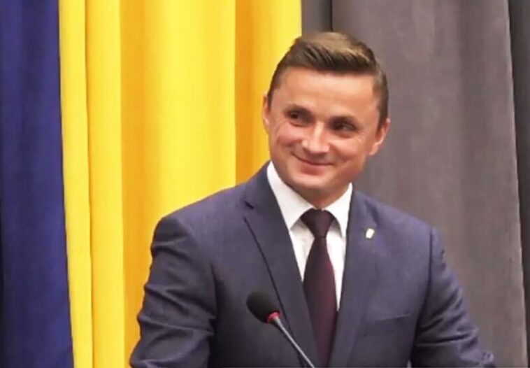 Михайло Головко знову оскаржує в суді своє звільнення