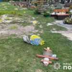 На Кременеччині вандал познущався з могил воїнів