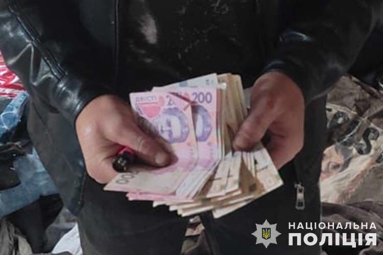 На Тернопільщині 19-річний хлопець обікрав сусідку