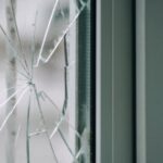 Інцидент у Тернопільському ТЦК: п'яний чоловік побив двері і порізав руки