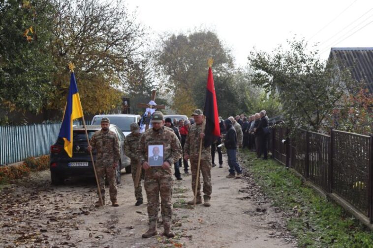 Тернопільщина попрощалась з лейтенантом ЗСУ Іваном Гуцалом