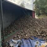 На Тернопільщині перекинулась вантажівка з буряками