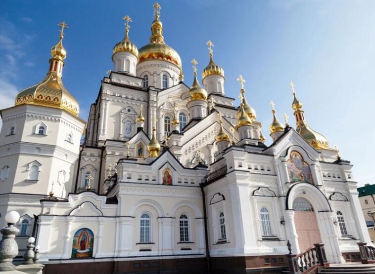 Почаївська лавра залишається у державній власності: суд не повернув монастир