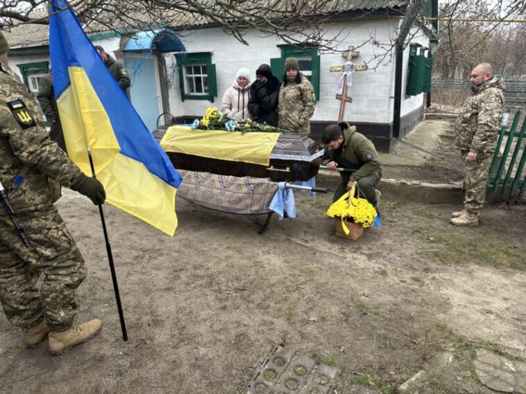 На Дніпропетровщині поховали воїна з Тернопільщини Василя Болдака