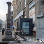 У Тернополі п'яний іноземець розбив вікно у приміщенні поліції, а потім ліхтар біля ЦУМу