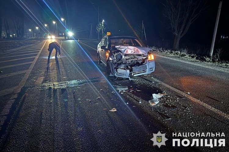 На Тернопільщині водій на “БМВ” збив чоловіка (ФОТО)