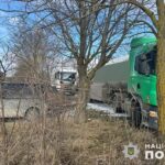 На Тернопільщині спіймали чоловіка, коли він крав газ із паливовоза