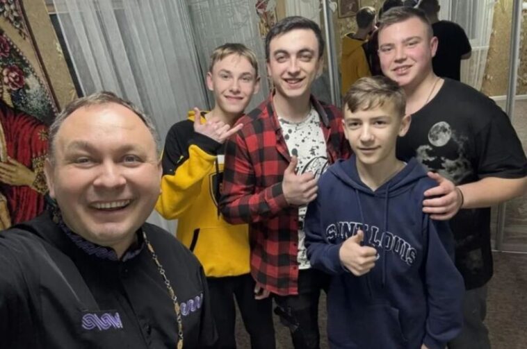 Відомий отець Олексій Філюк з Лановеччини планує прийняти четвертого сина