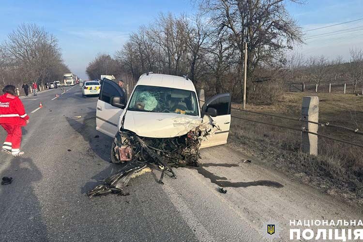 У Кам’янках зіткнулися Volkswagen і Toyota: є постраждалий (ФОТО)