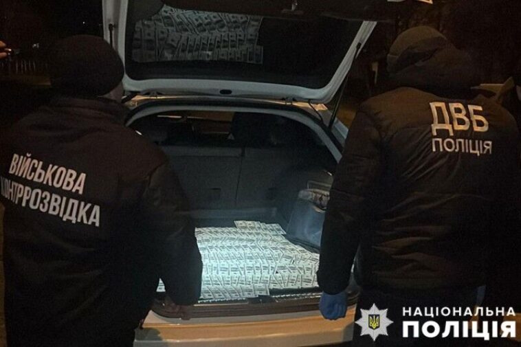 Тернополянин вимагав 16000 доларів за допомогу в ухиленні від мобілізації