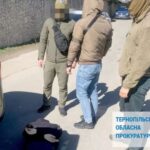 У Тернополі чоловіка з дружиною мали встановити вибухові пристрої поблизу ТЦК