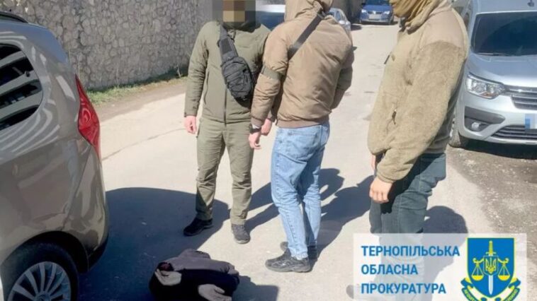 У Тернополі чоловіка з дружиною мали встановити вибухові пристрої поблизу ТЦК