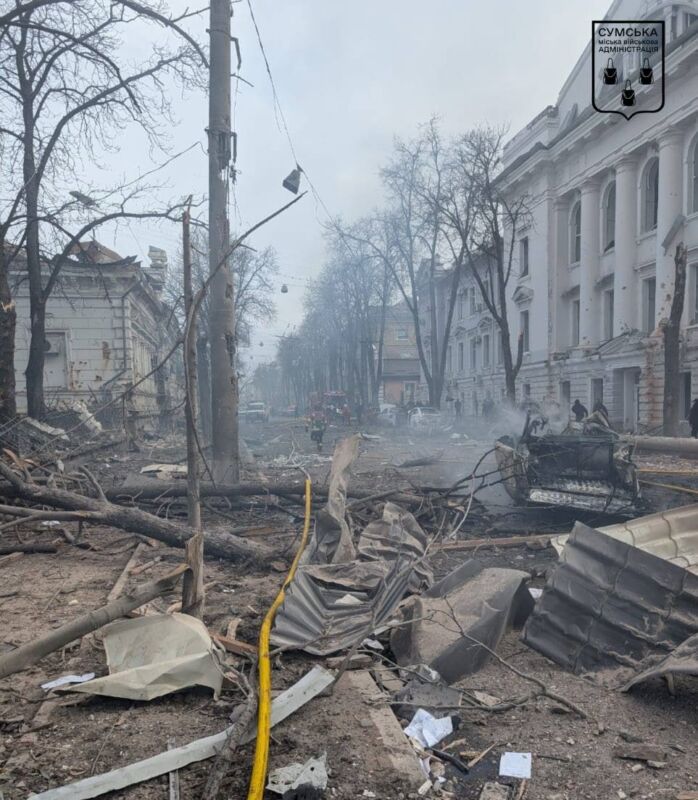 Внаслідок ракетної атаки по центру Сум загинуло 35 людей