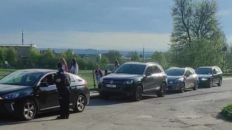 У Тернополі поліція чергує біля школи через батьків-порушників