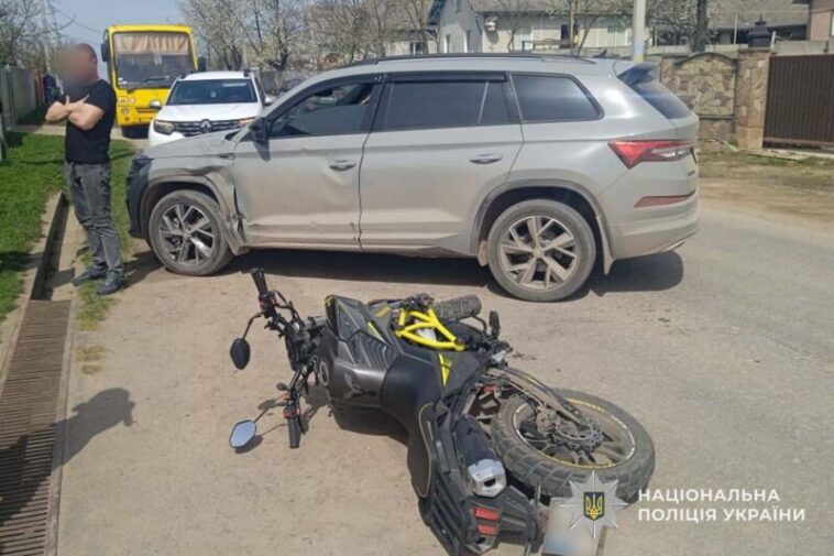 На Тернопільщині у ДТП постраждала 15-річна мотоциклістка