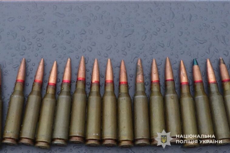 Незаконну зброю поліцейські вилучили у двох мешканців Тернопільщини