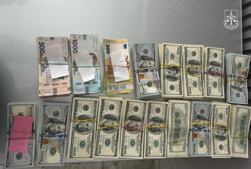 Шахрай з Тернополя привласнив 100 дронів для ЗСУ та ошукав продавців на 11 млн грн