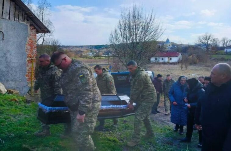 На Бережанщині «На щиті» зустріли тіло 32-річного Героя Івана Сеніва