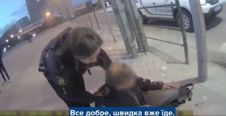 У Тернополі біля ОВА лежав чоловік у калюжі крові