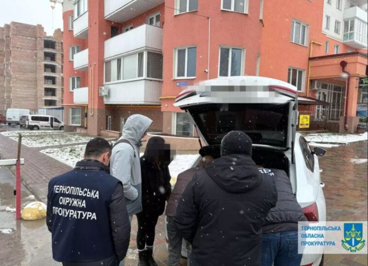 Подружжя з Тернополя вимагало 17000 доларів хабаря за відстрочку від мобілізації