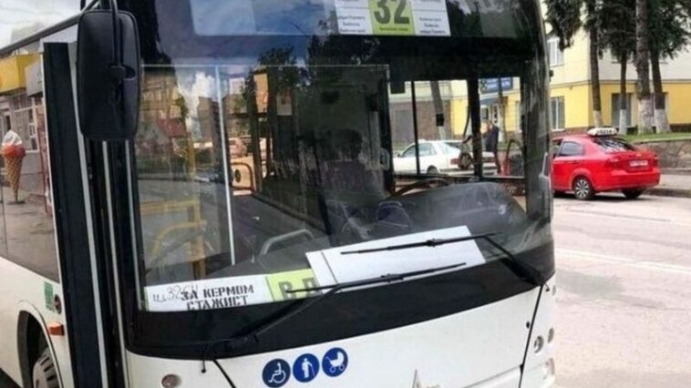 До кладовищ курсуватиме більше транспорту на Великодні свята
