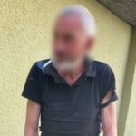 У Тернополі спіймали чоловіка, який крав квіти і лампадки на алеї “Незламні”
