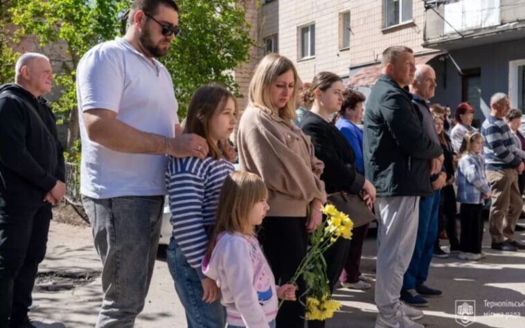У Тернополі відкрили меморіальну таблицю загиблому Герою Валерію Данилюку