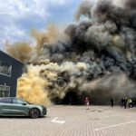 Величезна пожежа у Тернополі на Об'їзній: рух перекритий