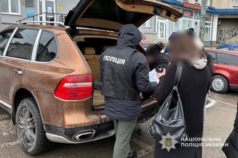 Судитимуть тернополянина, який вимагав 6 тисяч доларів хабаря за документи про відстрочку від служби