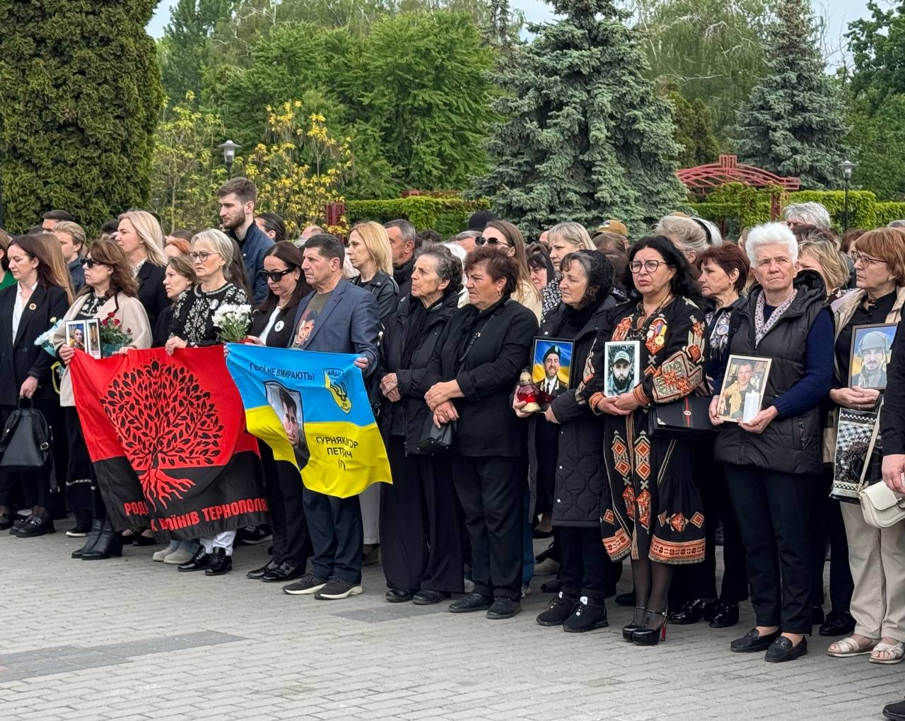 На День Героїв у Тернополі з’явився символ скорботи й шани — Дзвін пам’яті