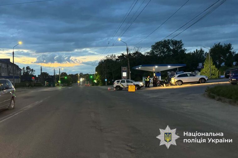 У Тернополі водій Audi не пропустив мотоцикл: постраждали 17-річний водій та 13-річна пасажирка