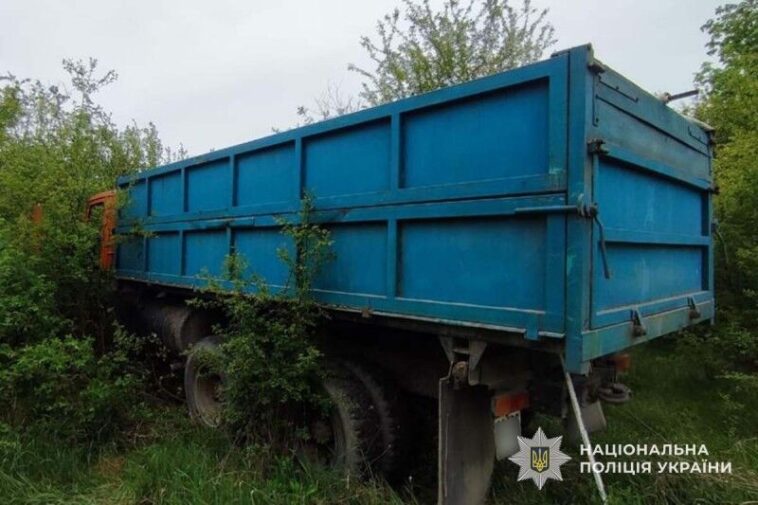 ДТП поблизу Вишнівця: зіткнулися пікап та вантажівка