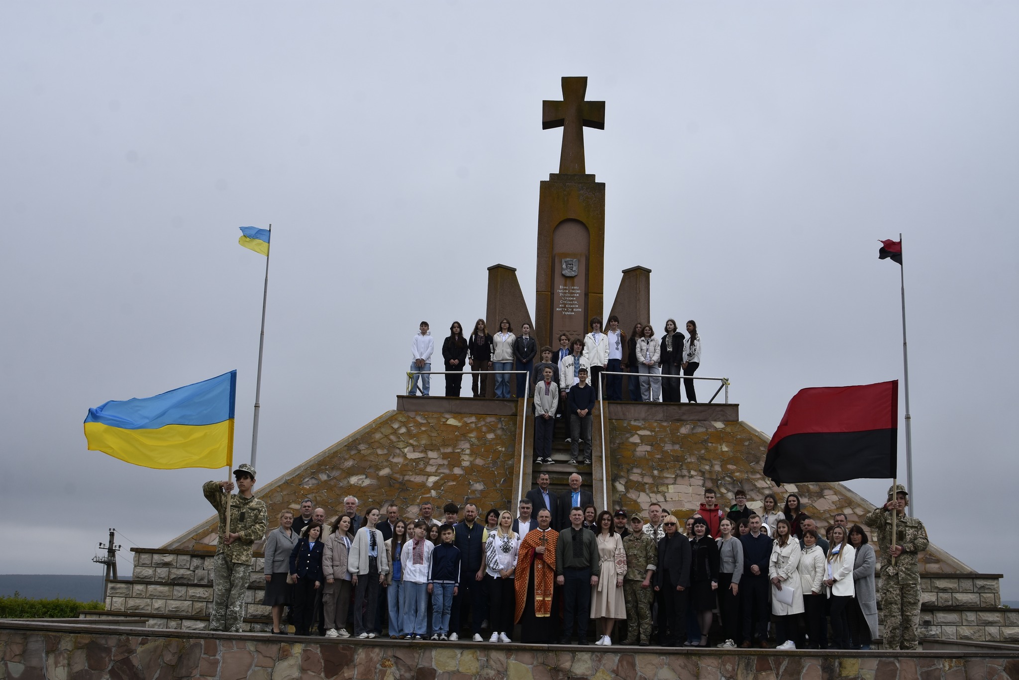 На горі Лисоня відзначили бійця “Азову” “Ярчика”