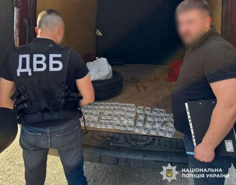 Тернополянин налаштував канал незаконного переправлення чоловіків за кордон