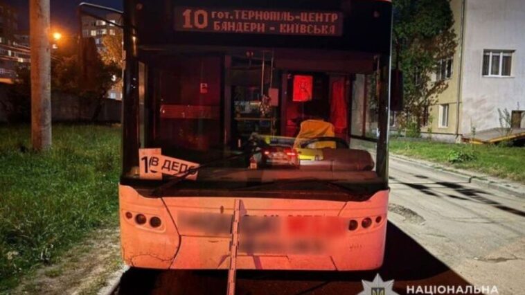 У Тернополі пасажирка тролейбуса зламала руку через екстрене гальмування