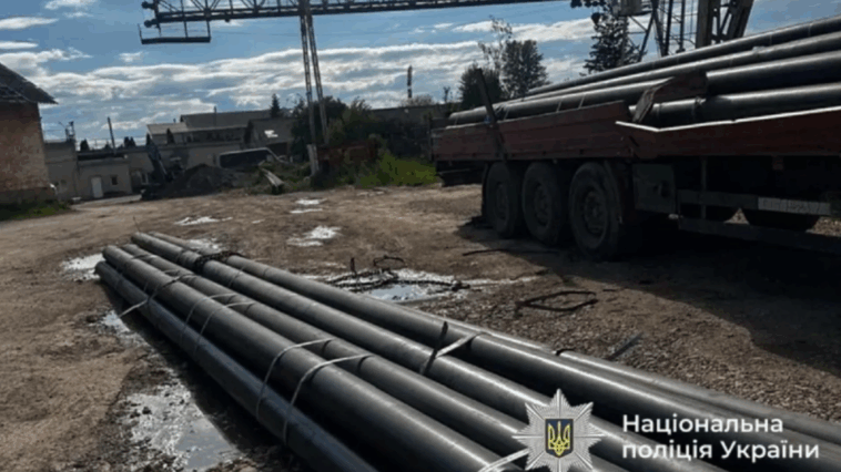 На Тернопільщині на підприємстві обірвався гак на крані й труби вбили водія