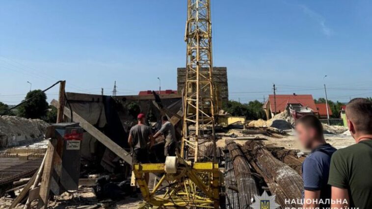 У Кременці впала стріла баштового крана