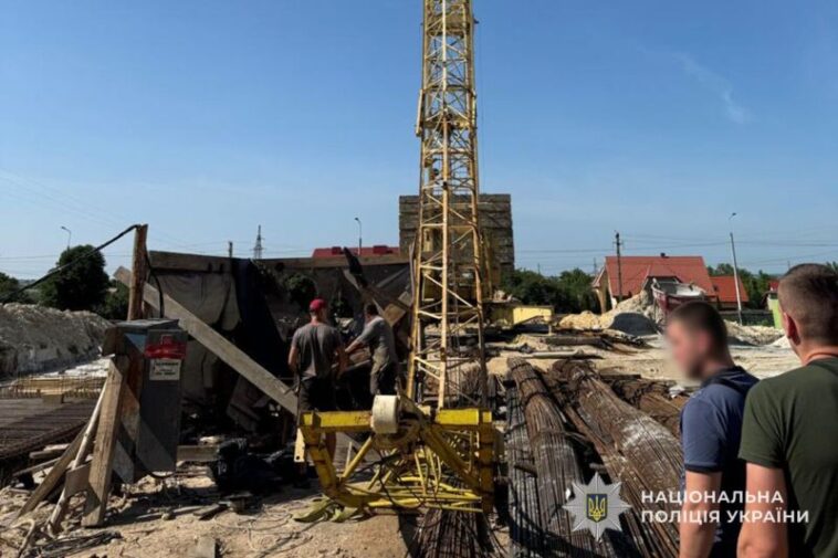 У Кременці впала стріла баштового крана
