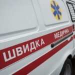 Розбив ногою вікно й втратив свідомість: у Тернополі чоловік лежав у калюжі крові