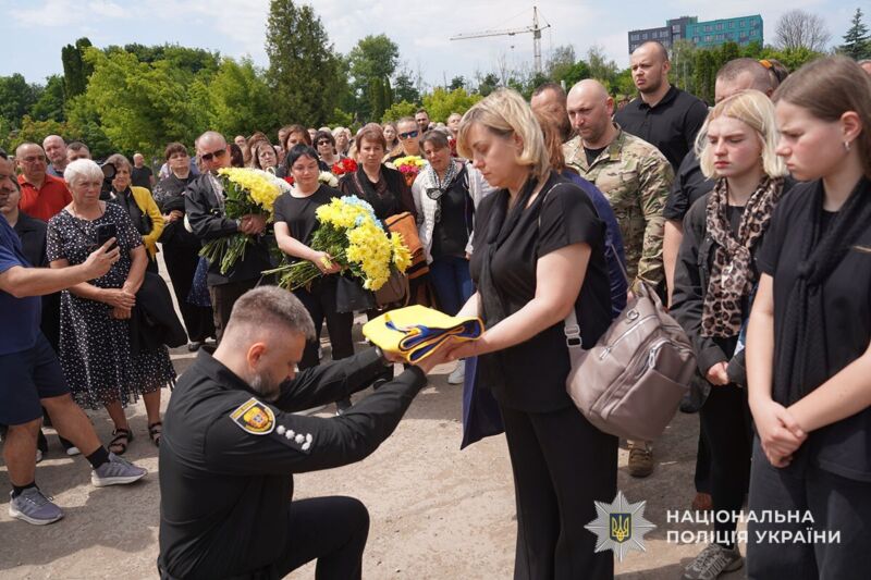 У Тернополі попрощалися із загиблим на війні підполковником поліції Олександром Вінічуком